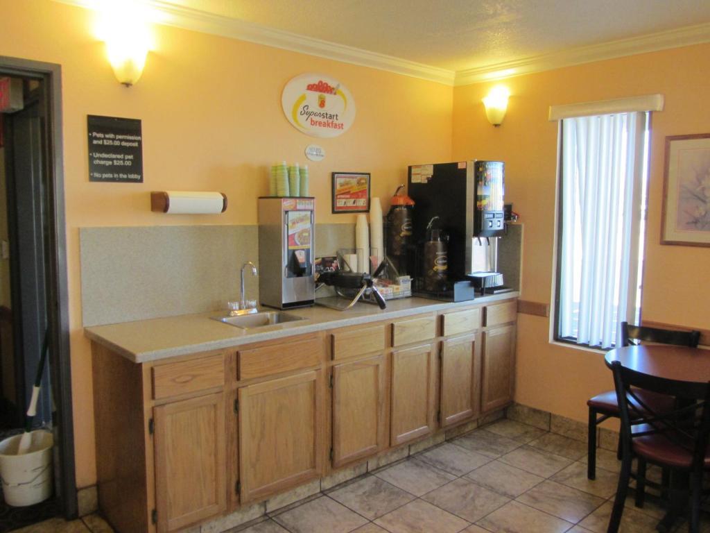 Super 8 By Wyndham Dalhart Motel ภายนอก รูปภาพ
